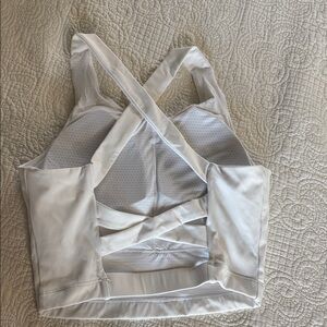 Elegant White Cross-Back Sports Bra